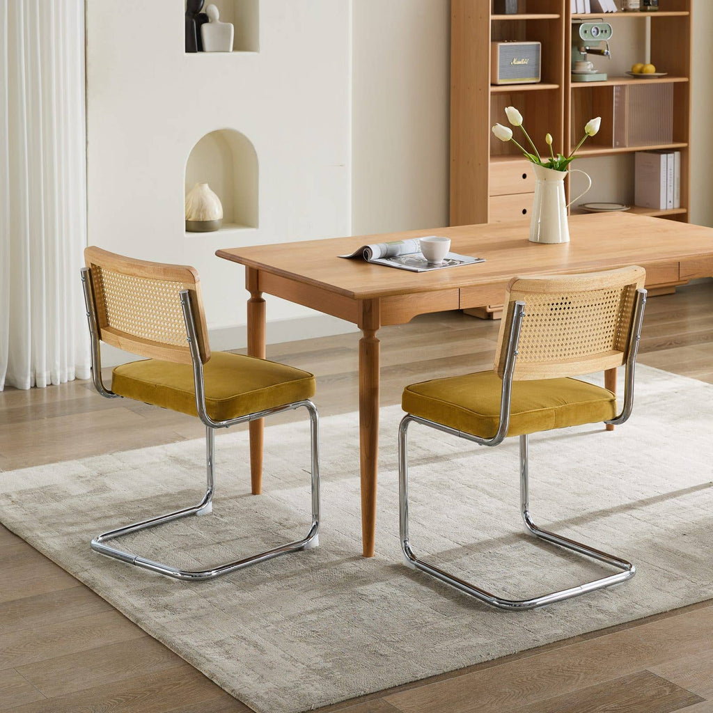 Chaises velours à dossier cannage, base chromée — Café